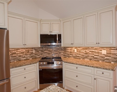 673 Glendale - Photo Thumbnail 6
