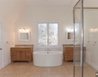 673 Glendale - Photo Thumbnail 15