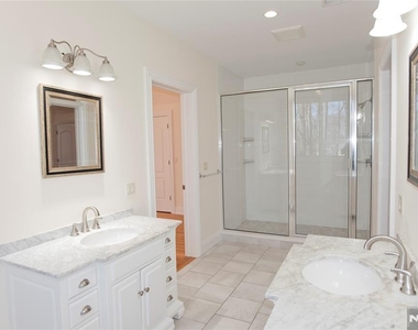 673 Glendale - Photo Thumbnail 16