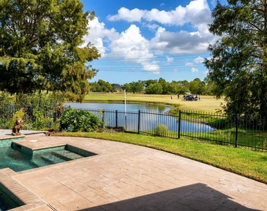 2435 Thorndon Park Court - Photo Thumbnail 4