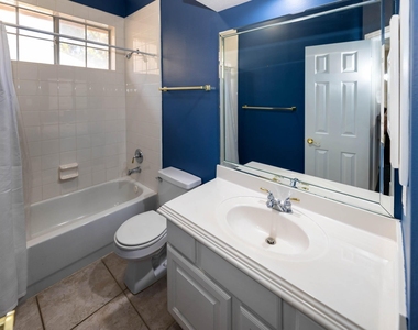 2435 Thorndon Park Court - Photo Thumbnail 12