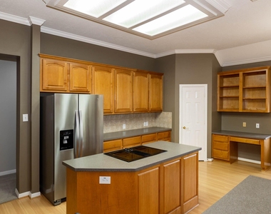 2435 Thorndon Park Court - Photo Thumbnail 16