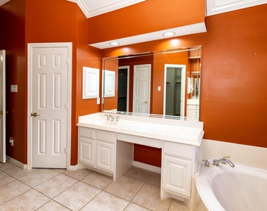 2435 Thorndon Park Court - Photo Thumbnail 23