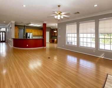 2435 Thorndon Park Court - Photo Thumbnail 20