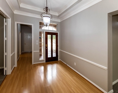 2435 Thorndon Park Court - Photo Thumbnail 5