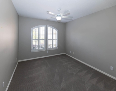 2435 Thorndon Park Court - Photo Thumbnail 11