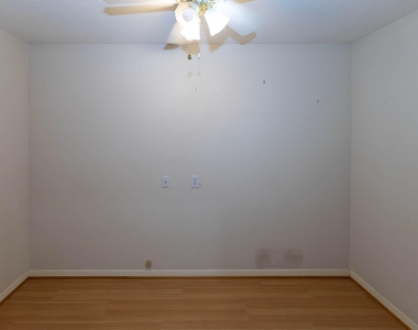 2435 Thorndon Park Court - Photo Thumbnail 8