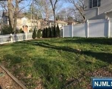 14 Baywood - Photo Thumbnail 14
