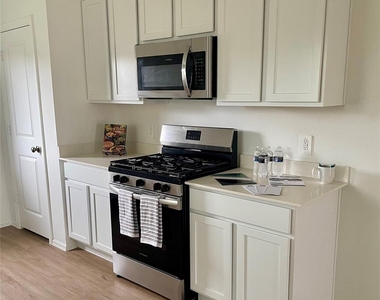 221 Crystal Bay Ln - Photo Thumbnail 1