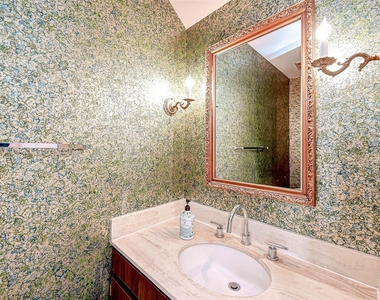 2232 S Piney Point Road - Photo Thumbnail 15