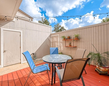 2232 S Piney Point Road - Photo Thumbnail 27