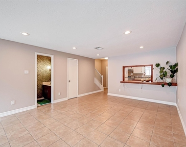 2232 S Piney Point Road - Photo Thumbnail 4