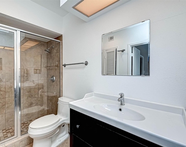 2232 S Piney Point Road - Photo Thumbnail 25