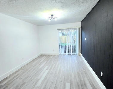 6824 W Fuqua Drive - Photo Thumbnail 5
