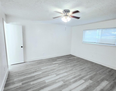 6824 W Fuqua Drive - Photo Thumbnail 8