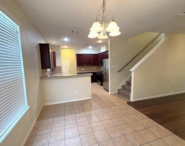 1023 Doubletree Glen Drive - Photo Thumbnail 3