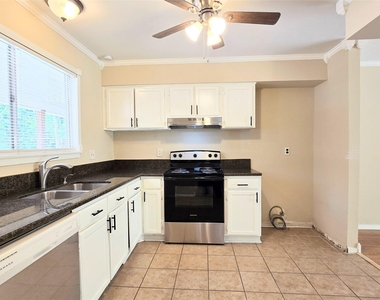 2602 N Red Cedar Circle - Photo Thumbnail 8