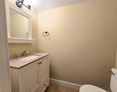 2602 N Red Cedar Circle - Photo Thumbnail 9