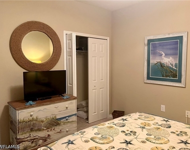 9509 Avellino Way - Photo Thumbnail 32
