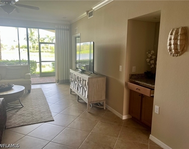 9509 Avellino Way - Photo Thumbnail 18