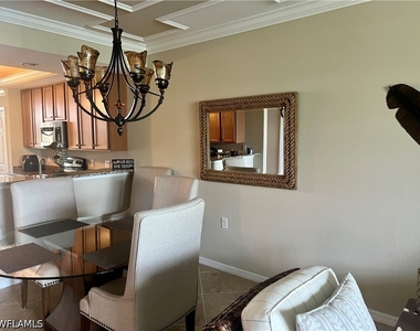9509 Avellino Way - Photo Thumbnail 12