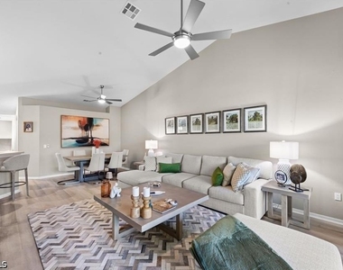10135 Colonial Country Club Boulevard - Photo Thumbnail 12