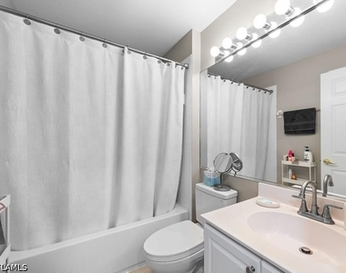 10135 Colonial Country Club Boulevard - Photo Thumbnail 15