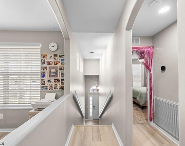 10135 Colonial Country Club Boulevard - Photo Thumbnail 2