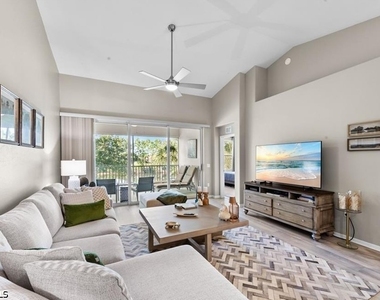 10135 Colonial Country Club Boulevard - Photo Thumbnail 11