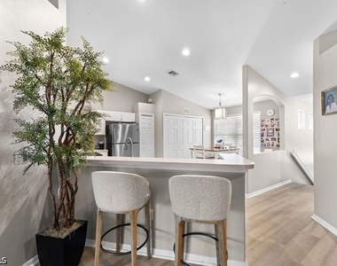 10135 Colonial Country Club Boulevard - Photo Thumbnail 7