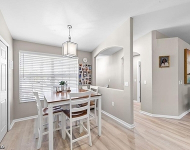 10135 Colonial Country Club Boulevard - Photo Thumbnail 6