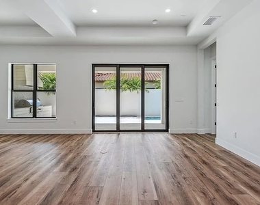7968 Cordoba Place - Photo Thumbnail 7