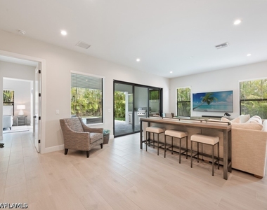 837 99th Avenue N - Photo Thumbnail 10