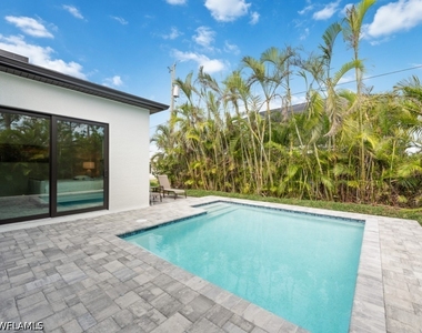 837 99th Avenue N - Photo Thumbnail 2
