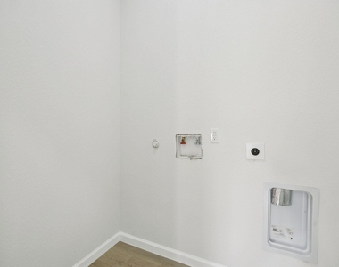 422 New Hampshire Street - Photo Thumbnail 6