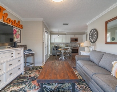 1215 Edington Place - Photo Thumbnail 4