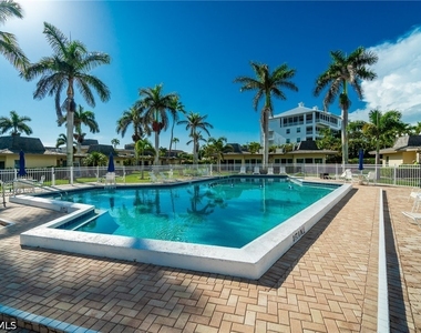 1215 Edington Place - Photo Thumbnail 20