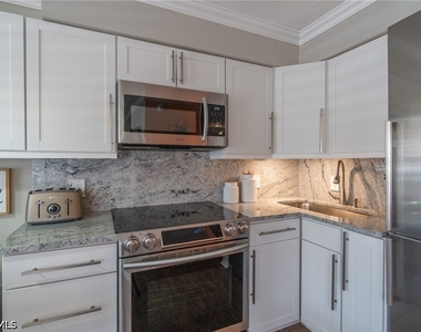 1215 Edington Place - Photo Thumbnail 8