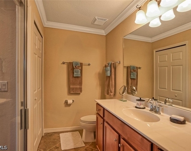 9727 Acqua Court - Photo Thumbnail 11