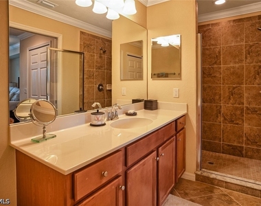 9727 Acqua Court - Photo Thumbnail 10