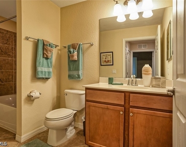 9727 Acqua Court - Photo Thumbnail 13