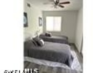 3120 Seasons Way - Photo Thumbnail 9