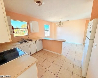 419 Ne 16th Place - Photo Thumbnail 5