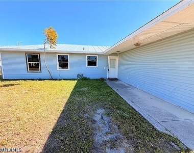 419 Ne 16th Place - Photo Thumbnail 1
