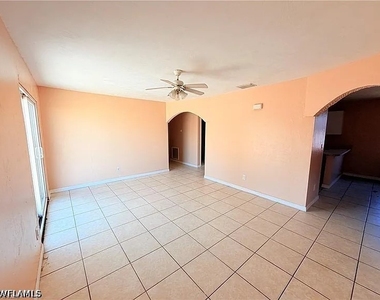 419 Ne 16th Place - Photo Thumbnail 4