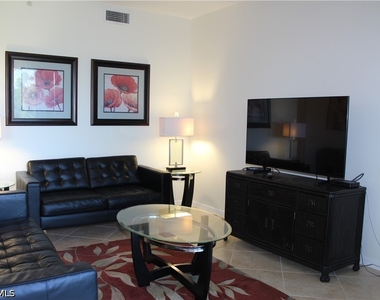 10345 Heritage Bay Boulevard - Photo Thumbnail 7