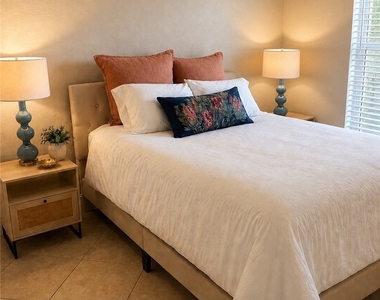 9640 Victoria Lane - Photo Thumbnail 22