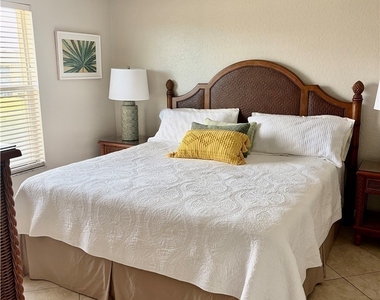 9640 Victoria Lane - Photo Thumbnail 20