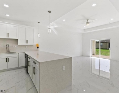 2516 Park Road - Photo Thumbnail 5