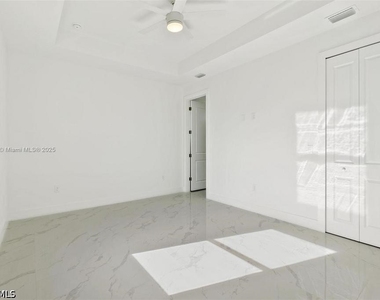 2516 Park Road - Photo Thumbnail 6
